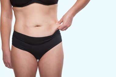 Tombul kadın kıstırma göbek