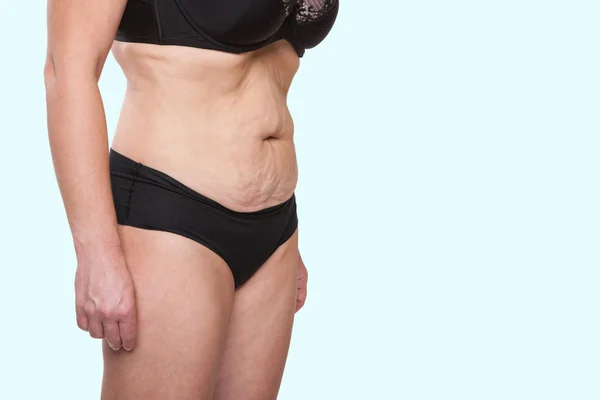 Sarkık göbek kadınla