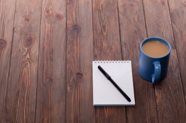 boş defter ve kahve