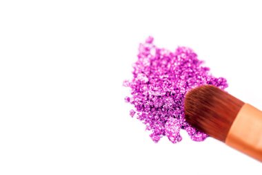 Metin reklam için yer ile beyaz arka plan üzerinde izole fırça ile göz farı