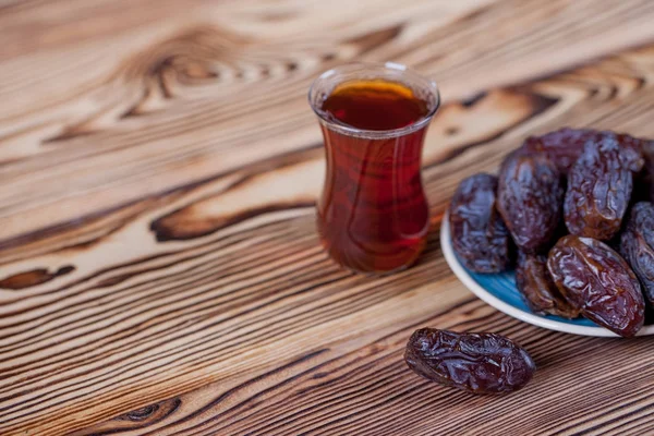 Tradiční Arabské Jídlo Hromada Chutných Dat Vlašskými Ořechy Tradiční Černý — Stock fotografie