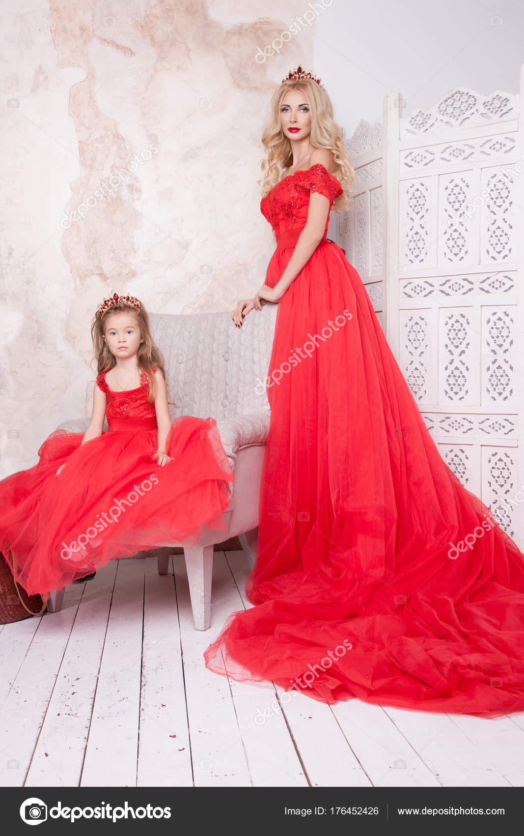 mom red dress