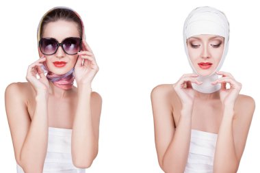 Güzel kadın bir çerçevede, bandaj kafasından ikinci bandaj ile dış görev kadın seyir güneş gözlüğü üzerinde bir iki kadeh. Plastik cerrahi sonra ünlü yüz büyük siyah gözlük altında gizleme