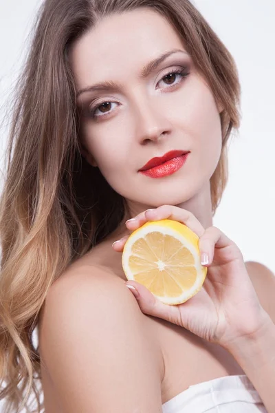 Studio Portrait Playful Young Woman Red Lips Lemon Half Hands — Stock Photo, Image