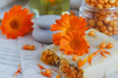 Calendula ve deniz cehri ile doğal el yapımı Sabun