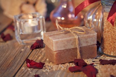 Kaplıca tedavisi bileşimi. Doğal el yapımı Sabun ve deniz tuzu