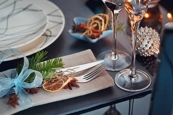 Cenário de mesa de inverno com decoração de Natal — Fotografia de Stock