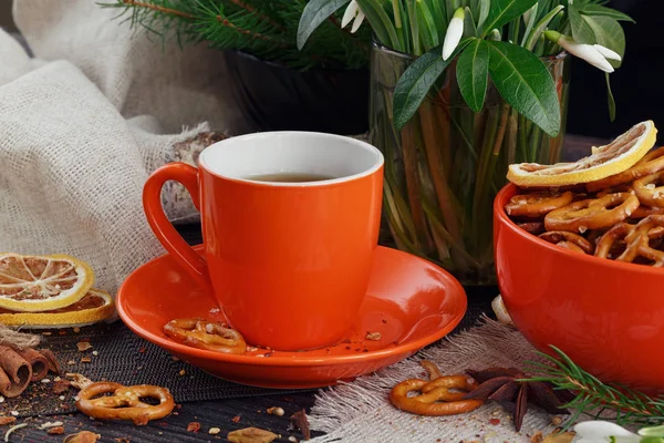 Tasse Kaffee mit Keksen — Stockfoto