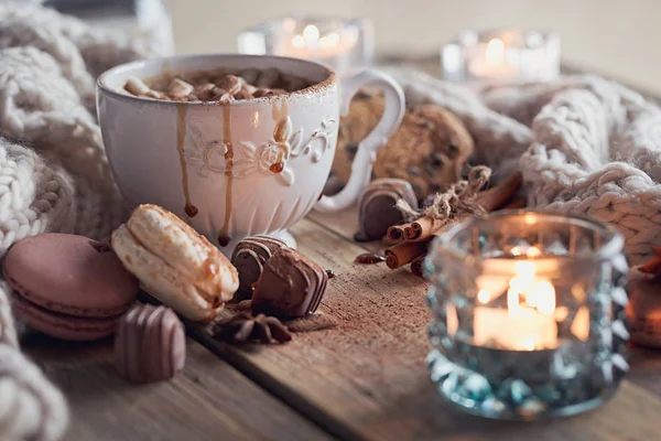 Christmas or New Year composition with hot chocolate or cocoa an — Stock Photo, Image