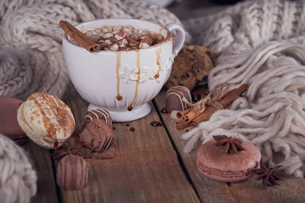 Kerstmis of Nieuwjaar samenstelling met warme chocolade of cacao een — Stockfoto