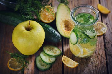 Arka plan çeşitli yeşil sebzeler ile