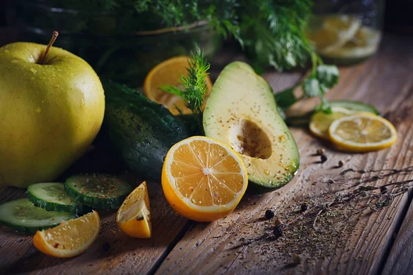 Fondo con una variedad de verduras verdes — Foto de Stock