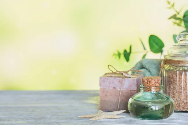 Productos de spa para el cuidado facial y corporal . — Foto de Stock