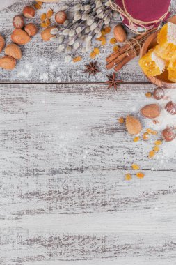 Ekmek veya kurabiye yemek pişirmek için malzemeler: Petek, un, Baron Mavi Sakal