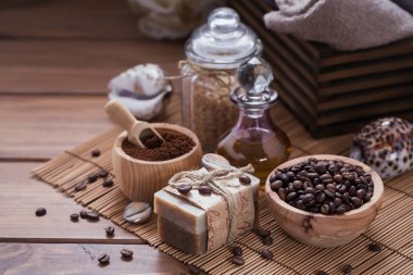 Doğal el yapımı Sabun, kozmetik aromatik yağ, kahve çekirdekleri ile deniz tuzu
