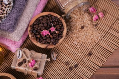 Doğal el yapımı Sabun, kozmetik aromatik yağ, kahve ile deniz tuzu