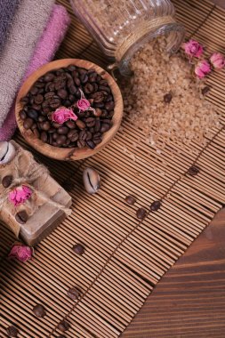 Doğal el yapımı Sabun, kozmetik aromatik yağ, kahve ile deniz tuzu
