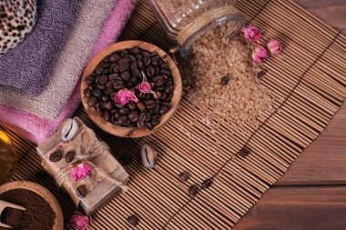 Doğal el yapımı Sabun, kozmetik aromatik yağ, kahve ile deniz tuzu