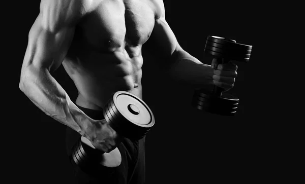Monochrome Aufnahmen eines männlichen Bodybuilders — Stockfoto