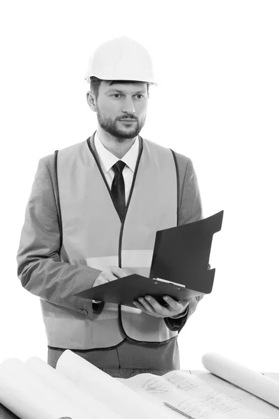 Ingeniero masculino en un casco protector y un oeste seguro en el estudio — Foto de Stock