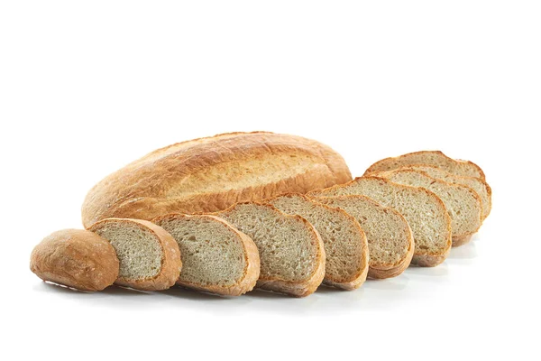 Beyazda izole edilmiş taze ekmek — Stok fotoğraf