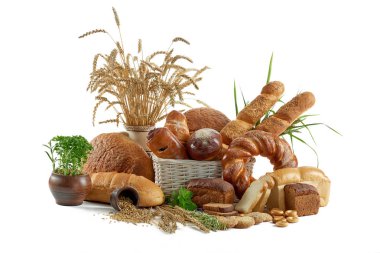 çeşitli ekmekler beyaz izole