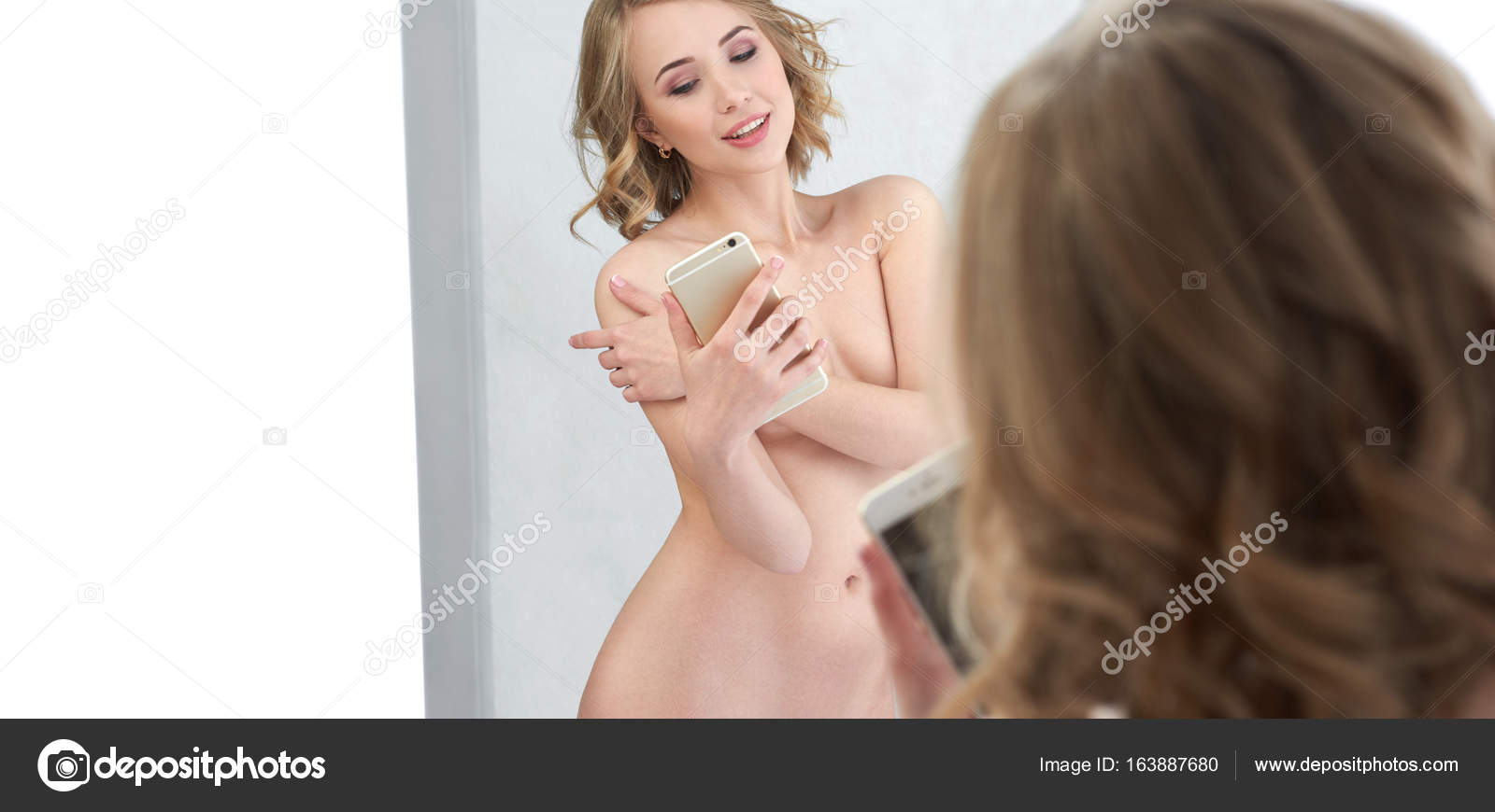 Naked Woman Selfies