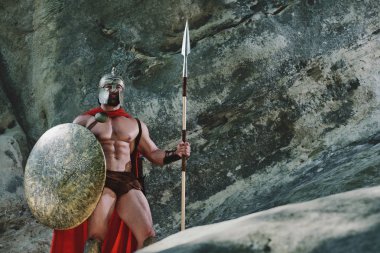 Ormanda Spartalı savaşçı