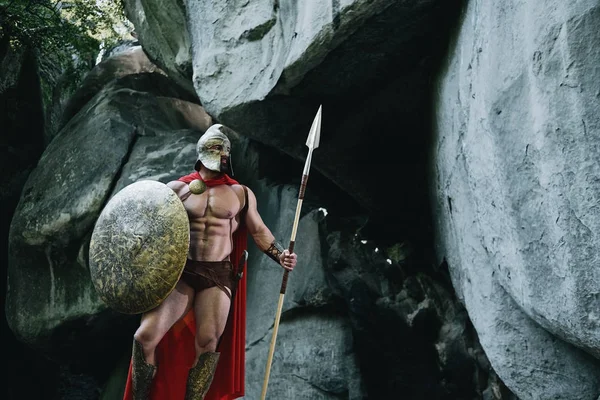 Spartański wojownik w lesie — Zdjęcie stockowe