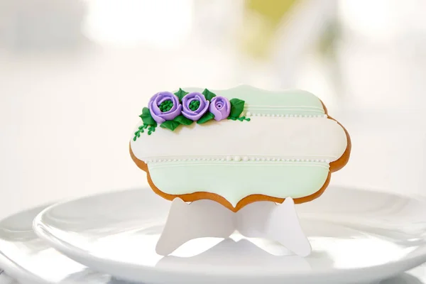 釉花と真珠砂糖のジンジャーブレッドのクッキー — ストック写真