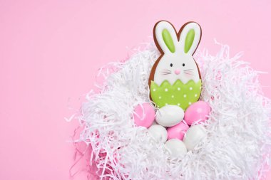 Yuvada jöleli kurabiye ve yumurta.