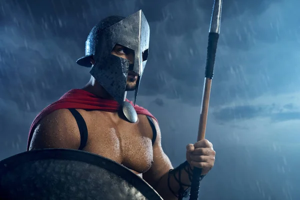 Spartan krigare med spjut och sköld. — Stockfoto