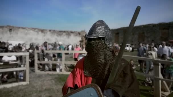 Nadvirna, Ukraine - August 24, 2019: Historical reconstruction of knight in constume. — Stock Video