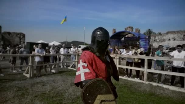 Nadvirna, Ukraine - 24. August 2019: Historische Rekonstruktion des Mittelalterturniers. — Stockvideo