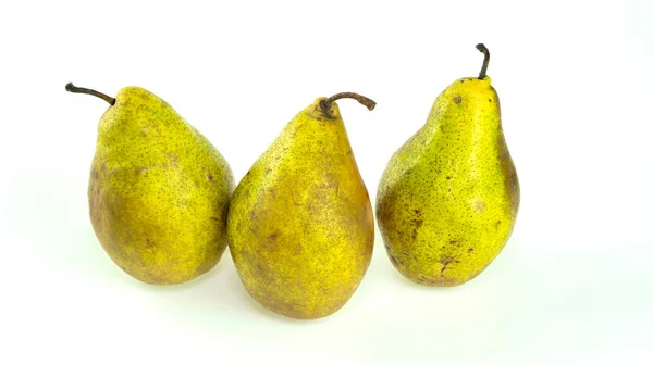 Üç çeşit Noyabrskaya armudu.