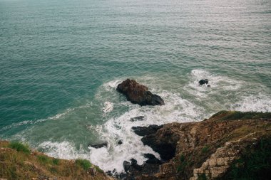 güzel manzara dağlar ve okyanus manzaralı. Arka plan resmi