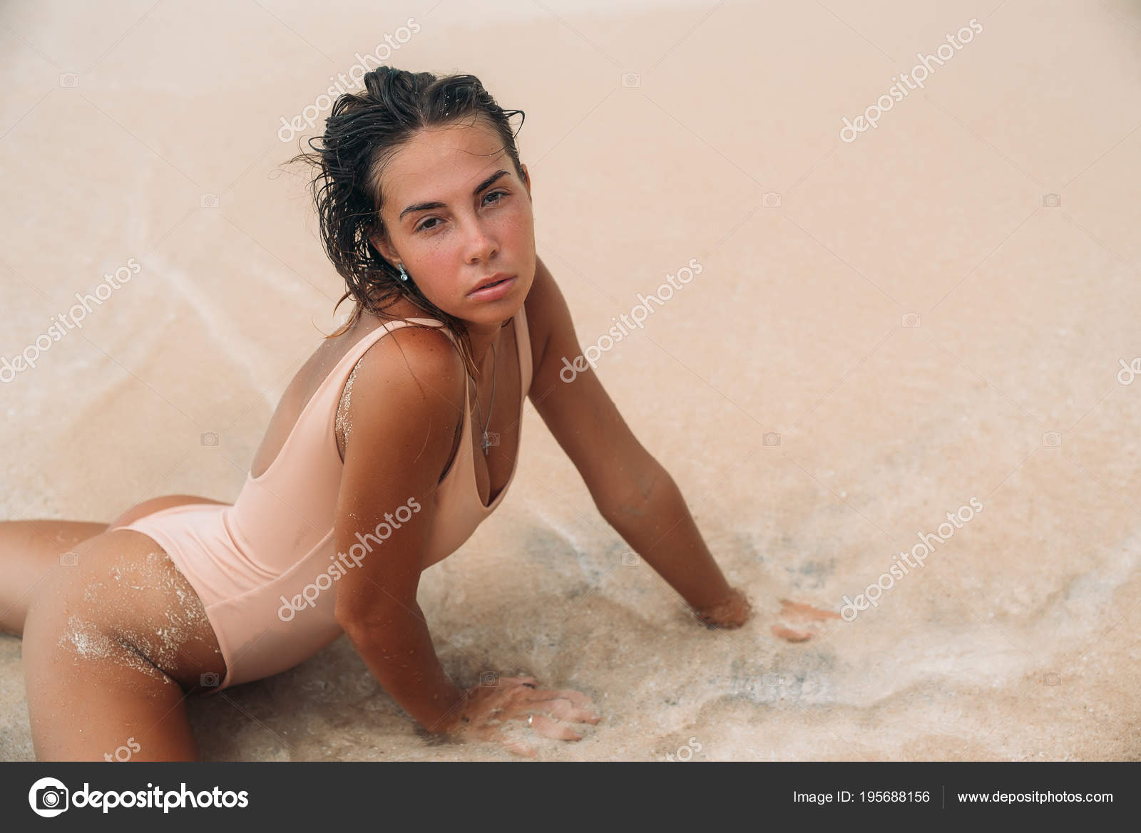 En Bikini De VeranoUna Vacaciones Encantadora Chica mnv0N8w