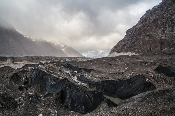 Paisaje con glaciares y montañas — Foto de Stock