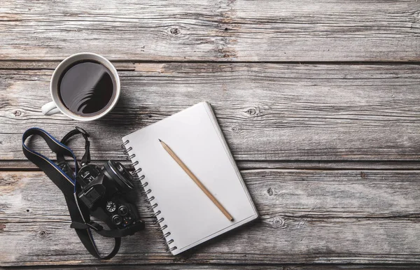 Kahve, kamera ve dizüstü