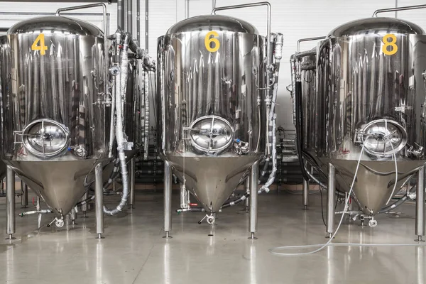 Paslanmaz çelik tank ile modern bira fabrikası