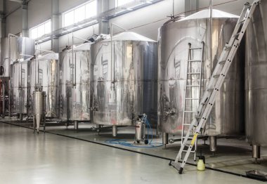 Paslanmaz çelik tank ile modern bira fabrikası