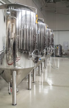 Paslanmaz çelik tank ile modern bira fabrikası