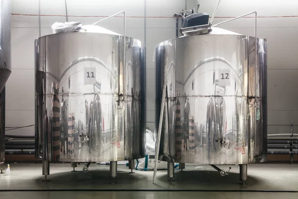 Paslanmaz çelik tank ile modern bira fabrikası