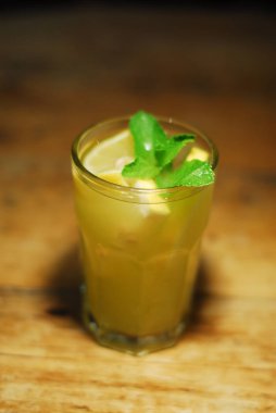 Soğuk kokteyl meyvelerden yapılmış