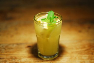 Soğuk kokteyl meyvelerden yapılmış