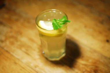 Soğuk kokteyl meyvelerden yapılmış