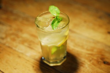 Soğuk kokteyl meyvelerden yapılmış