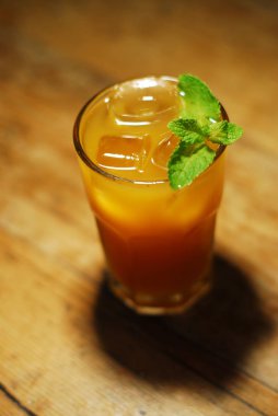 Soğuk kokteyl meyvelerden yapılmış