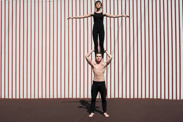 Parkta jimnastik egzersiz