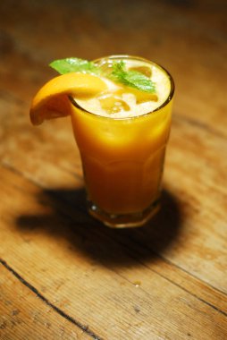 Soğuk kokteyl meyvelerden yapılmış